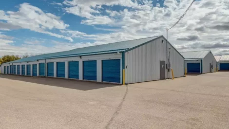 Outside Storage units in Lethbridge