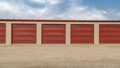 Outside storage Units Lacombe
