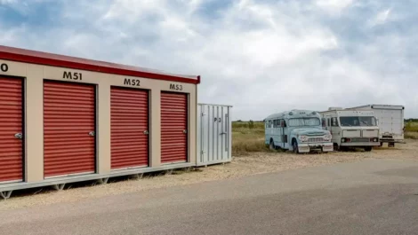 Lacombe Storage Units Outside