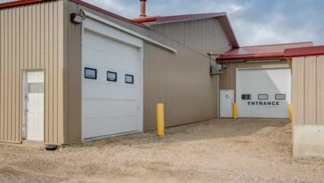 Lacombe Storage AB, Canada