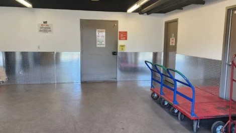 Moving supplies and shopping dollies