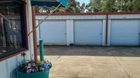 drive up self storage in Clarksville