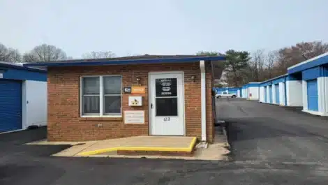 Well placed office for customer service