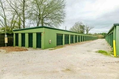 small drive up self storage units