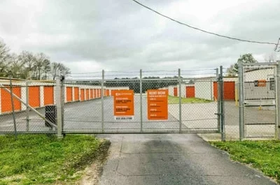 facility gate at Mini Mall Storage in Splendora
