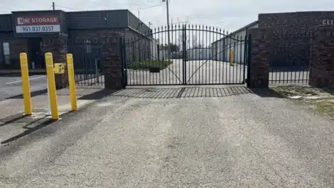 Gate