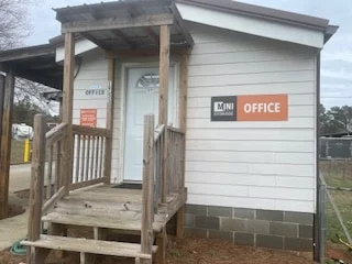 self storage customer service office