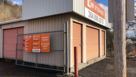 Mini Mall Storage in Nitro