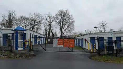 Gate