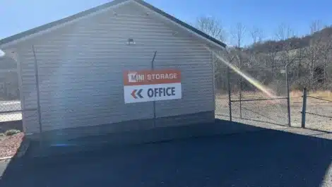 directional signage towards customer service office